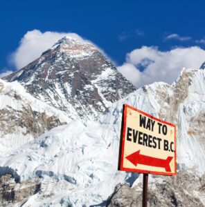 הסכנות שקיימות בטיפוס להר האוורסט